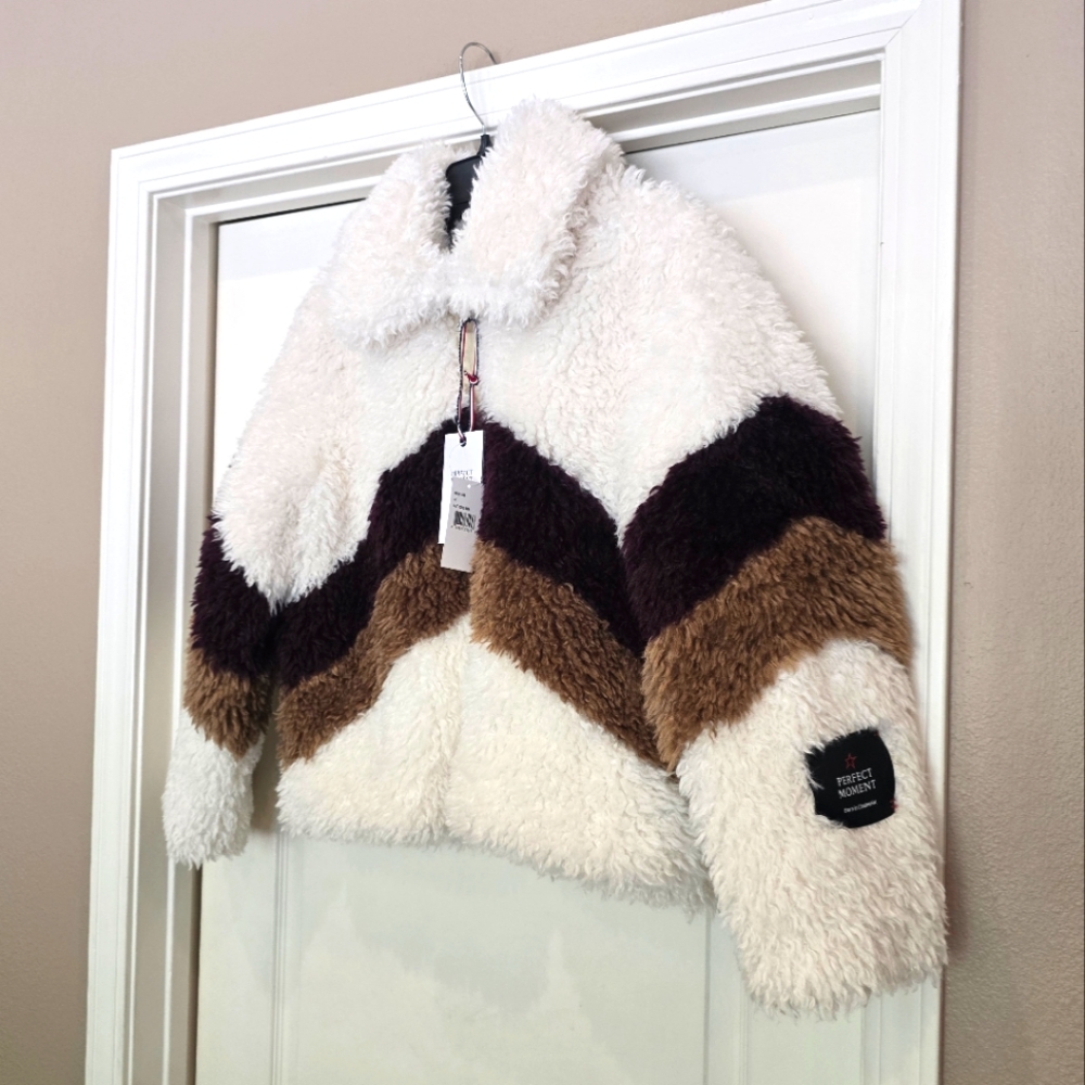 Perfect Moment Luna Faux-Shearling Reversible Jacket Perfect Moment Ski Jacket - Picture 12 of 17